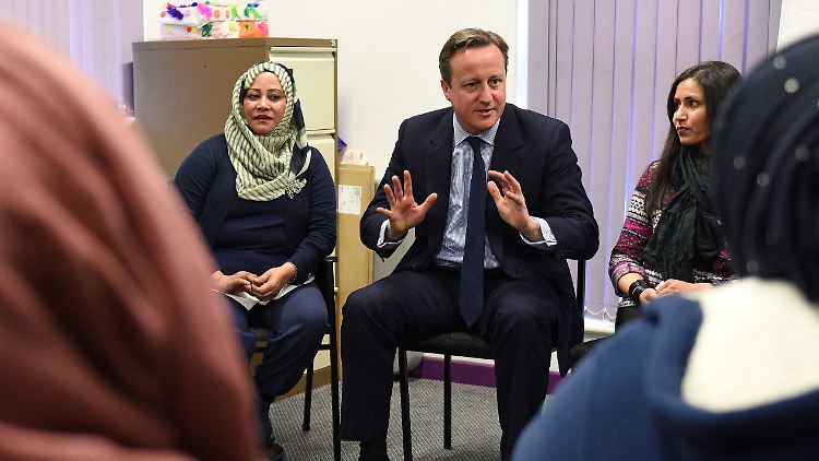 Muslimische Frauen in Großbritannien sollen mit Sprachkursen besonders gefördert werden. Sie werden gleichzeitig zum Besuch verpflichtet.