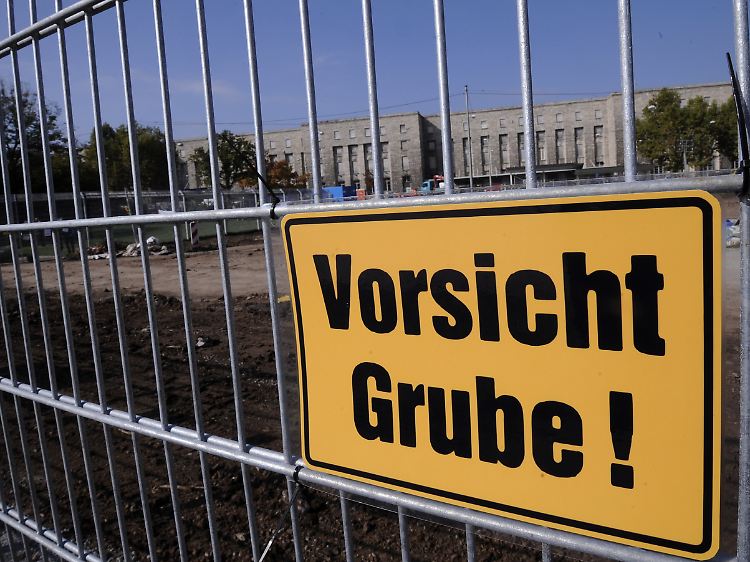 Der alte Bahnhof über der Erde soll abgerissen werden und einem modernen unter der Erde weichen.