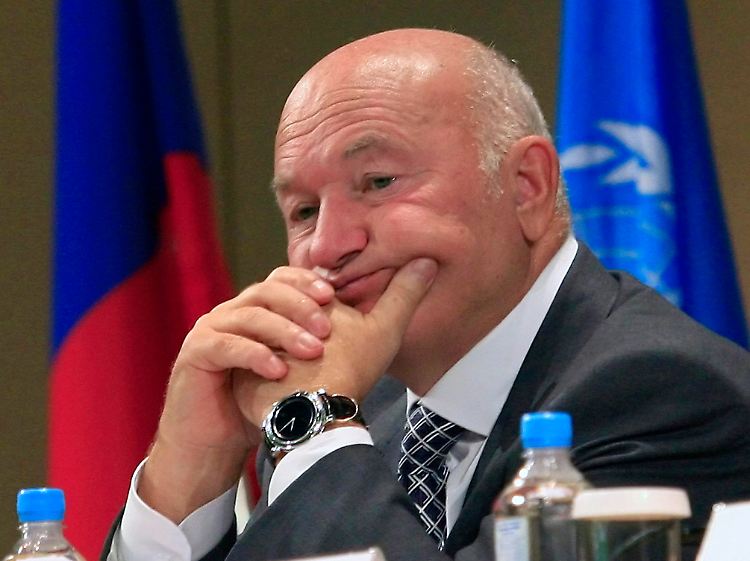 Putins Gefolgsmann Luschkow wird wohl durch einen weiteren Anhänger des Premiers ersetzt.
