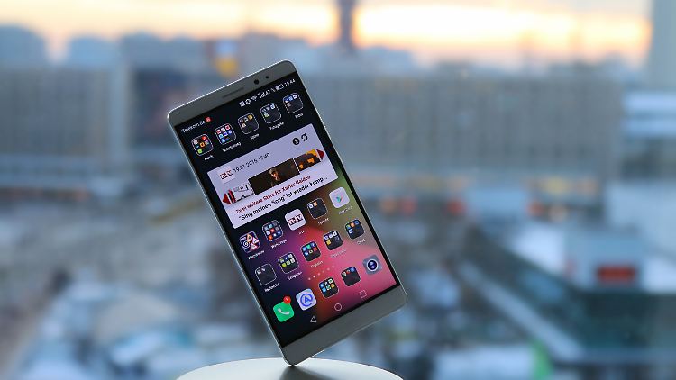 Huawei Mate 8 gross.jpg