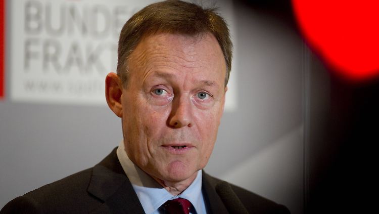 Thomas Oppermann kritisiert die Querschüsse aus der Union, fordert aber selbst einen Kurswechsel.