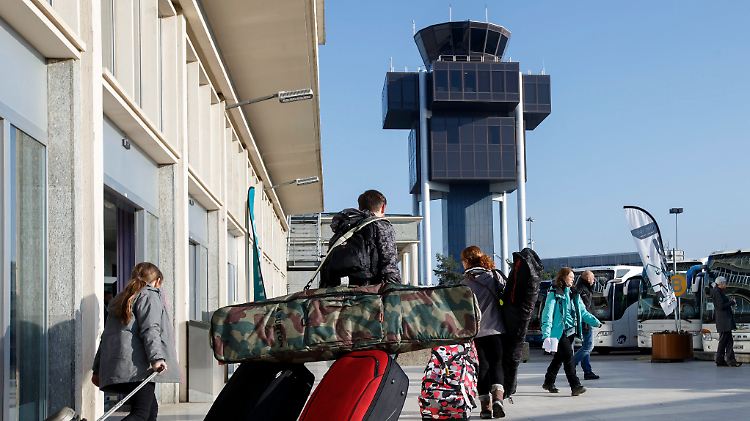 Urlauber am Genfer Flughafen: Die Sicherheitsbestimmungen wurden im Dezember nochmals verschärft.