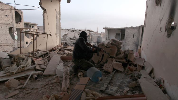 Archivbild von 2014: Ein Teil der ostsyrischen Stadt Dair as-Saur wurde bislang von Assad-Truppen kontrolliert.