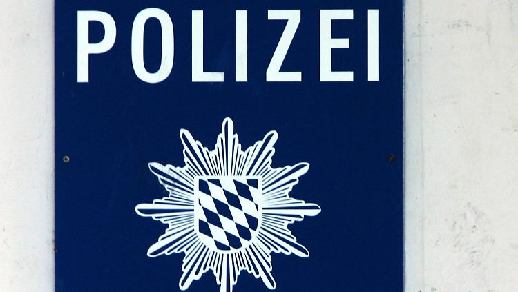 Wer ein Verbrechen vortäuscht, muss mit bis zu drei Jahren Haft rechnen. 