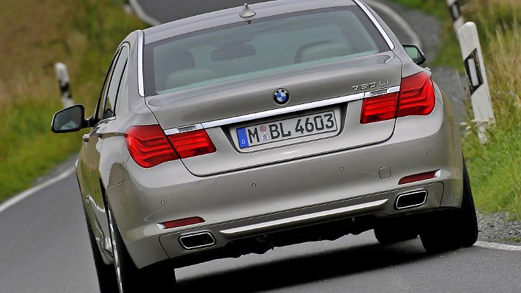 Einige der Luxuslimousinen des BMW-Konzerns müssen in der Werkstatt vorstellig werden.