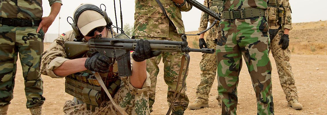 Deutschland liefert unter anderem G36-Sturmgewehre an Kurden und sorgt auch für die Einweisung.