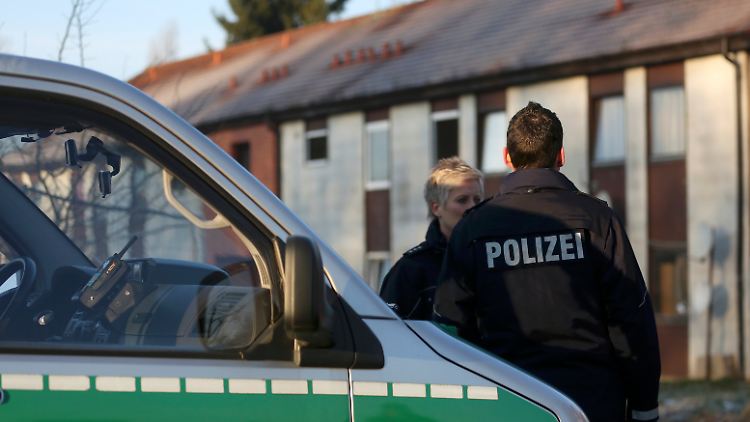 Es wurden Diebesgut, Einbruchswerkzeuge und Drogen sichergestellt.