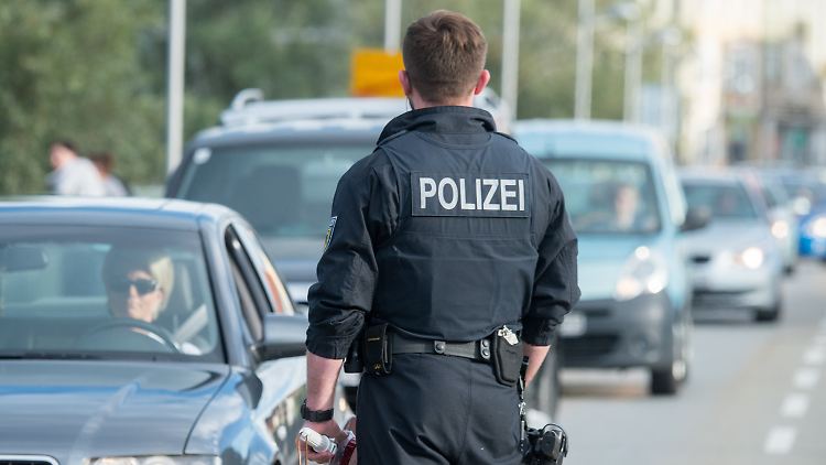 Hier kontrolliert die Bundespolizei an der deutsch-österreichischen Grenze.