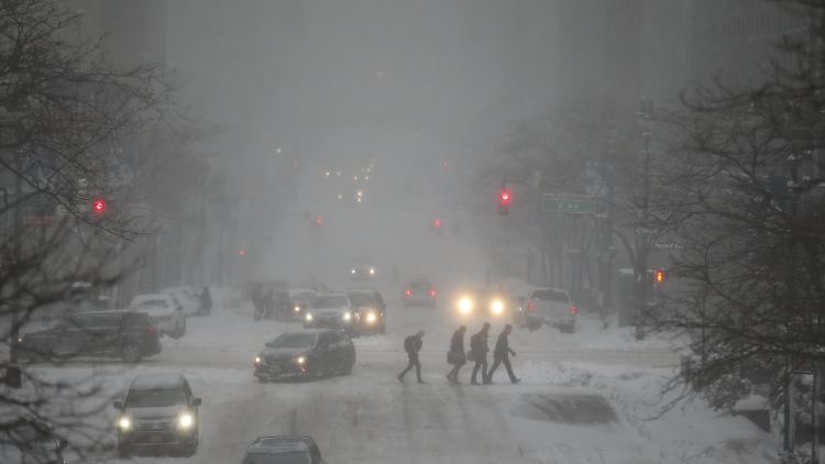 Der angekündigte Wintersturm bringt jede Menge Schnee, wie hier in Manhattan/New York.