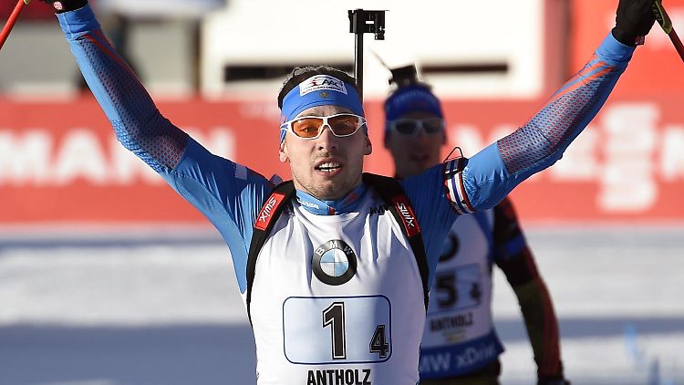 Anton Schipulin spurtete vor Simon Schempp auf Platz eins.
