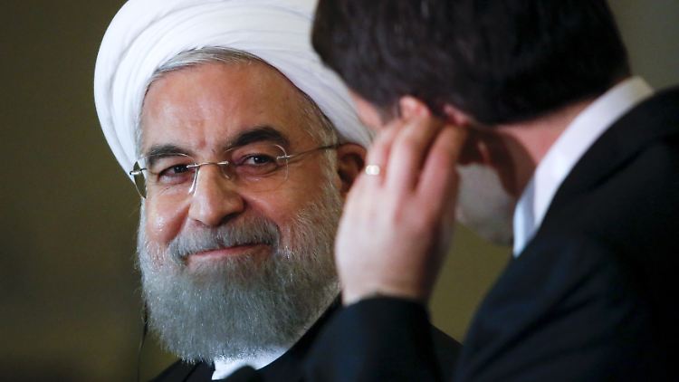 Irans Präsident Hassan Ruhani im Gespräch mit Matteo Renzi.