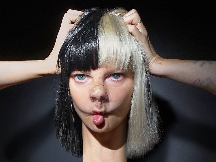 "This is Acting" enthält Songs, die eigentlich Adele oder Rihanna singen sollten.