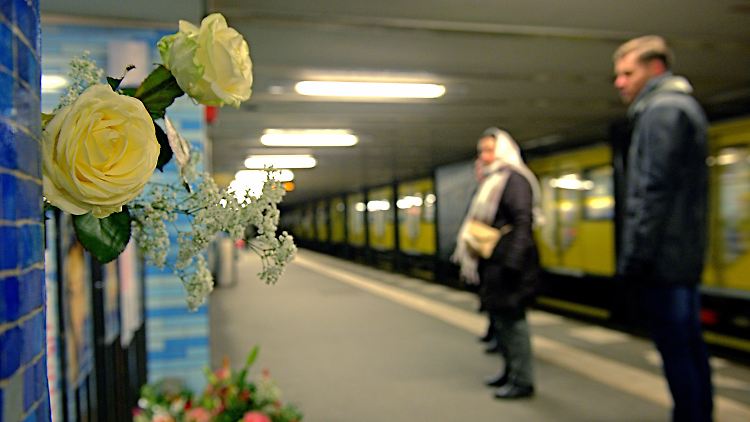 Der mutmaßliche Täter vom Ernst-Reuter-Platz soll laut russischem Fernsehbeitrag ein "Flüchtling" gewesen sein.