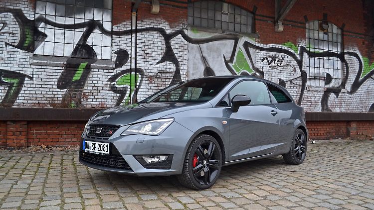 Der Seat Ibiza Cupra gehört in seiner Klasse zu den besonders dynamisch gezeichneten Sportlern.