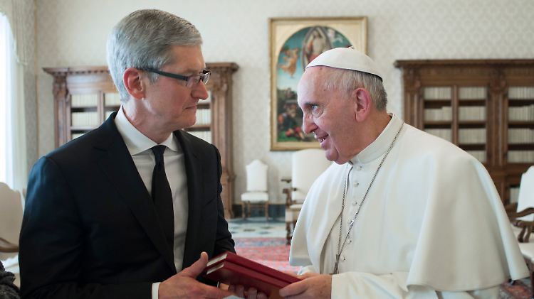 Selbst der Papst hat inzwischen schon ein iPhone. Neue Kunden zu finden, wird für Apple immer schwieriger.