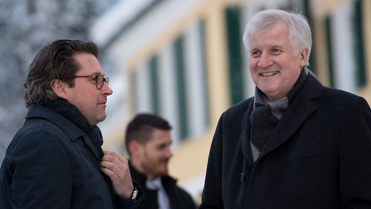 Müssen sich noch etwas gedulden: CSU-General Andreas Scheuer (l.) und CSU-Chef Seehofer.