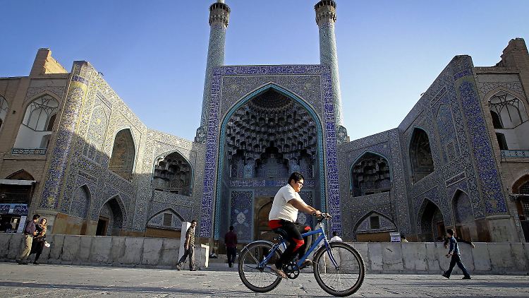 Die Kulturstätten des Iran werden zunehmend von ausländischen Touristen wiederentdeckt. Im Bild: Naghshe-Jahan-Platz in Isfahan.