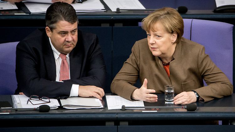 SPD-Chef Sigmar Gabriel und CDU-Chefin Angela Merkel sehen die Handlungsfähigkeit des Landes nicht in Gefahr. 
