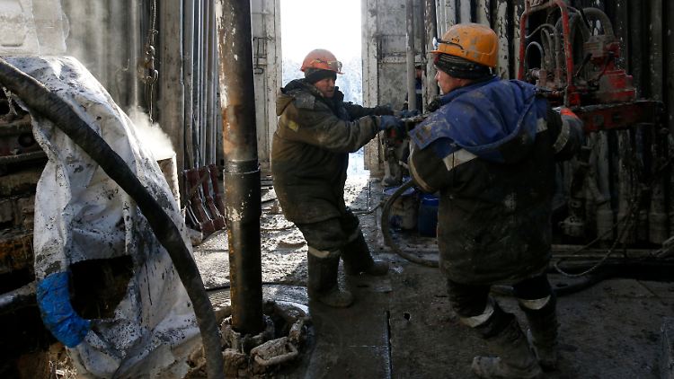 Förderung in Sibirien: Arbeiter des russischen Öl-Riesen Rosneft.