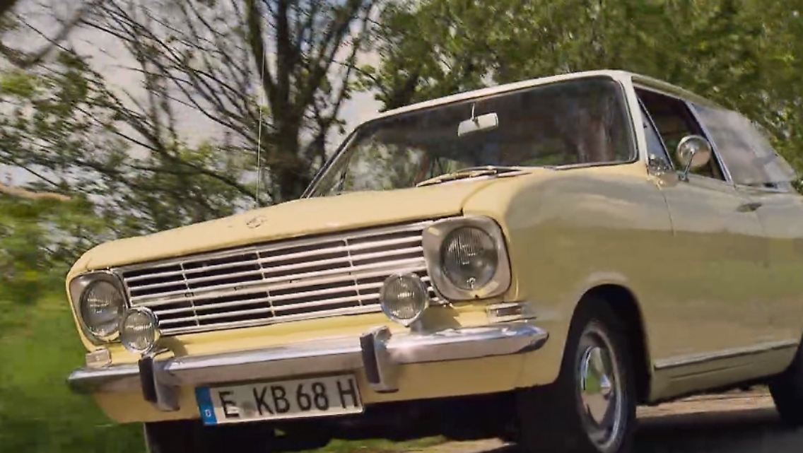 Opel-Kadett-B_Strasse.jpg