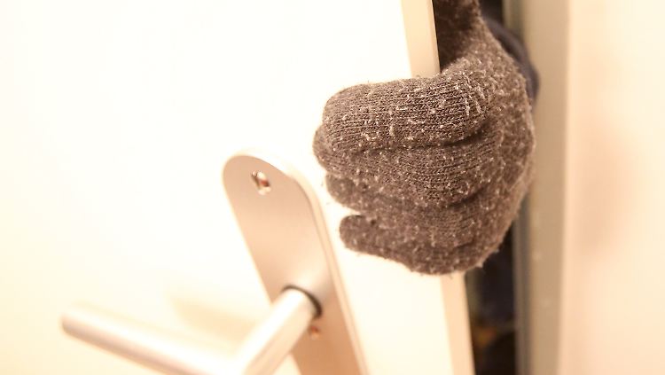 2015 stieg die Zahl der Wohnungseinbrüche um rund 10 Prozent - ein neuer Rekordwert.