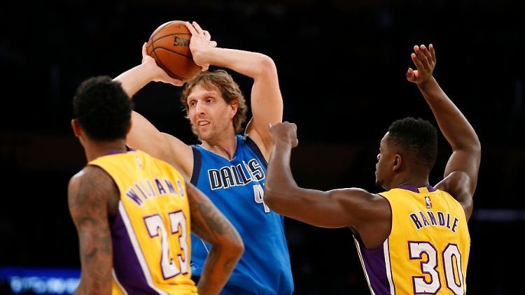 Nowitzki hat in seiner NBA-Karriere bereits 28.876 Punkte erzielt - nur fünf Spieler waren besser.