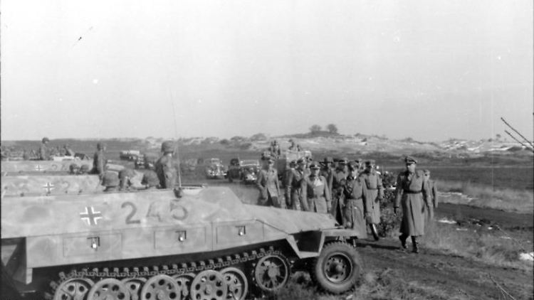 Mitglieder der SS-Panzerdivision "Hitlerjugend" im Januar 1945.