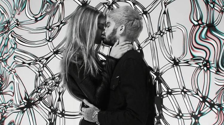 "Bettgeflüster": Zayn Malik und Gigi Hadid im Videoclip zu "Pillowtalk".