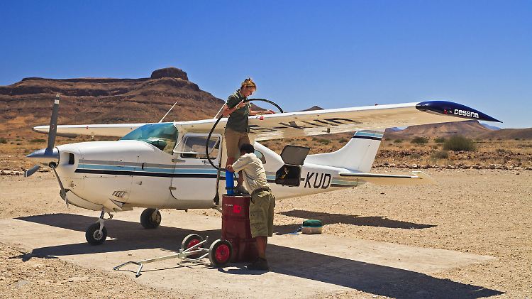 Ob diese Pilotin beim Zwischenstop in Namibia ihren Treibstoffbedarf "gehedgt" hat, ist nicht bekannt.  