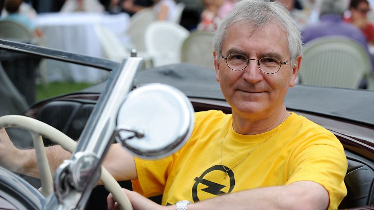 Der frühere Opel-Chef und langjährige VW-Manager Hans Demant, hier bei einem Opel-Klassiker-Treffen im Jahr 2009.