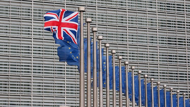 Laut einer Umfrage liegt das Lager der Brexit-Befürworter zwei Prozentpunkte vor dem Lager der Brexit-Gegner.