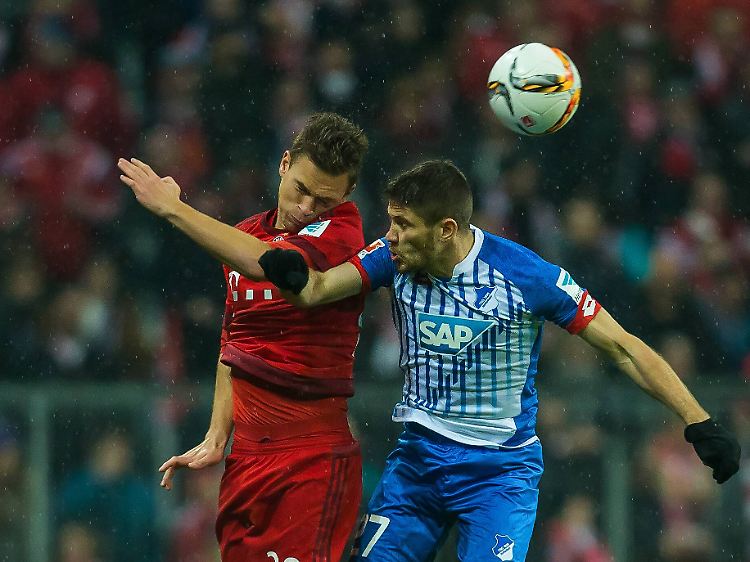 Bayerns Mittelfeldtalent Joshua Kimmich musste kurzerhand in der Münchner Abwehrkette ran - und meisterte das tadellos.