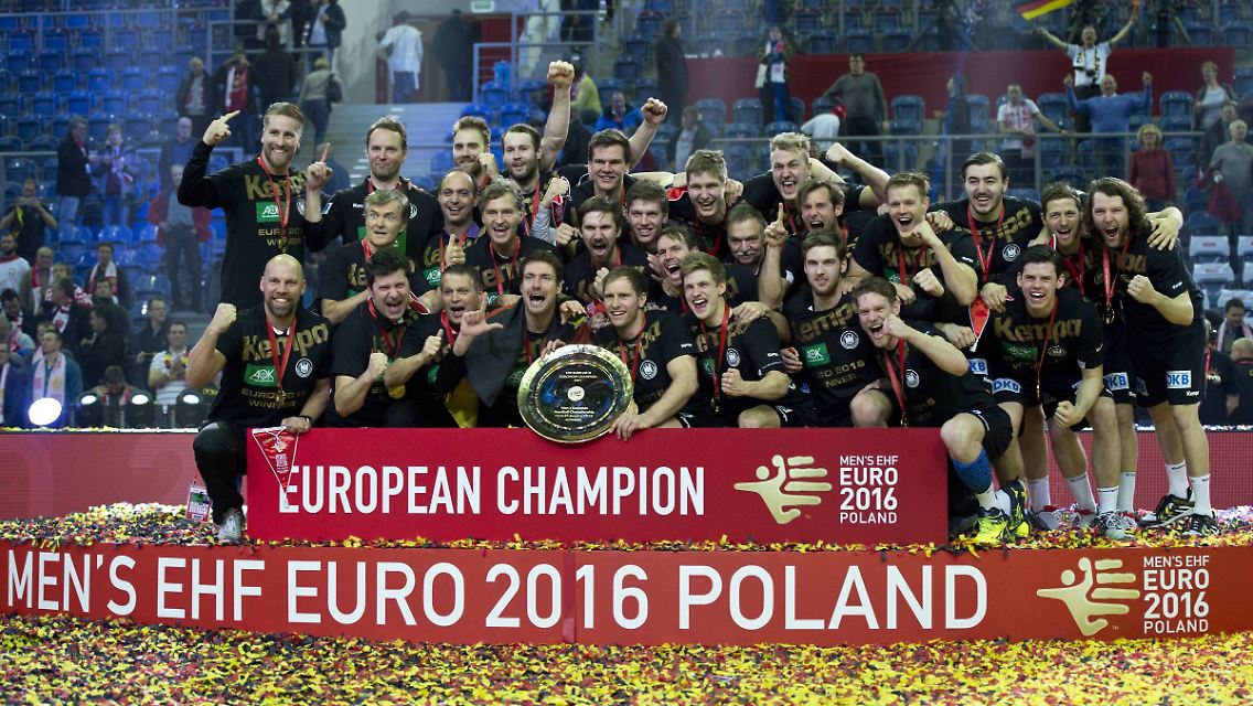 ... und ist bei der finalen Krönung in Krakau wieder mittendrin.