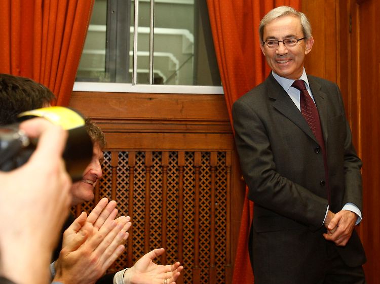 Pflichttermin für Nobelpreisträger: Christopher Pissarides freut sich an der London School of Economics über den Applaus für seine Arbeit.