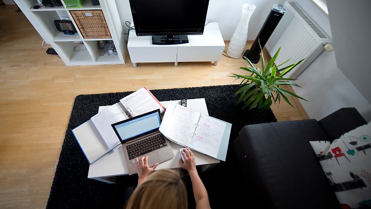Mit der Arbeit im Homeoffice steigt allerdings auch die Gefahr der Selbstausbeutung.  