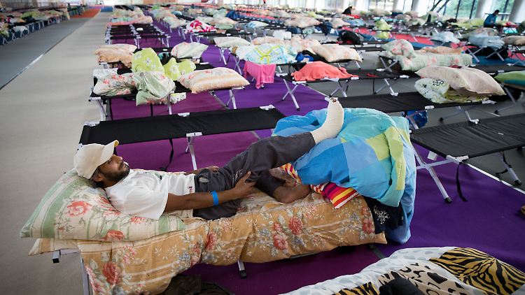 Schluss mit den Wartezelten: 10.000 Flüchtlinge sollen in Berlin künftig in Hotels leben.