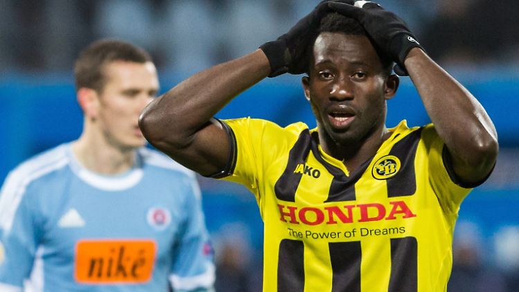 Sekou Sanogo hatte beim HSV bereits den Medizin-Check bestanden, dann platzt der Wechsel in letzter Sekunde.