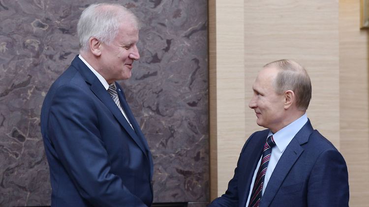 Beim Treffen im Februar sprach Seehofer mit Putin über die Wirtschaftssanktionen.