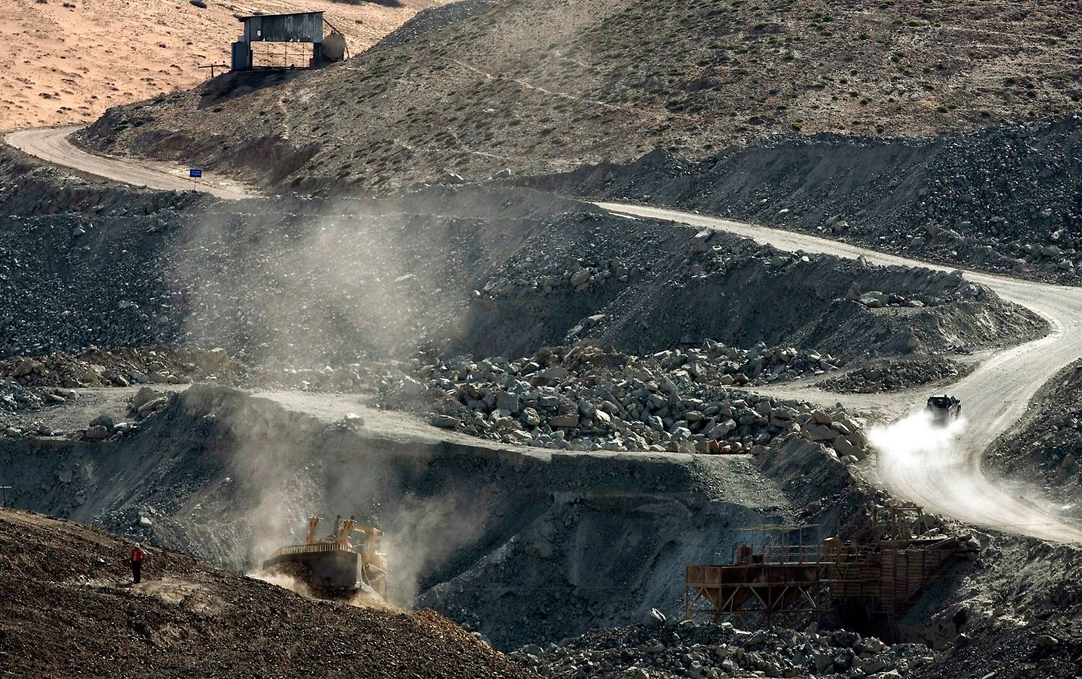 5. AUGUST 2010: Das Drama beginnt. Die kleine Gold- und Kupfermine San José am Rand von Copiapo in der Atacama-Wüste in Chile stürzt ein. 