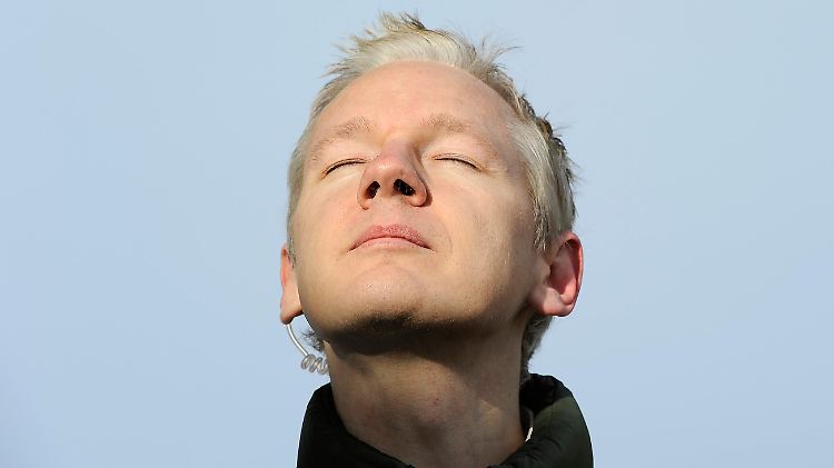Nach ersten Informationen hat das Gremium Julian Assange recht gegeben.
