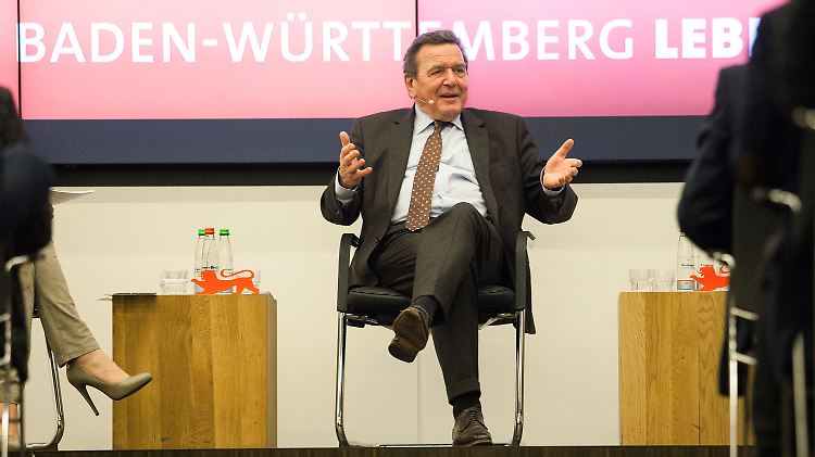 Gerhard Schröder hält die Integration aller Flüchtlinge für möglich aber schwierig.