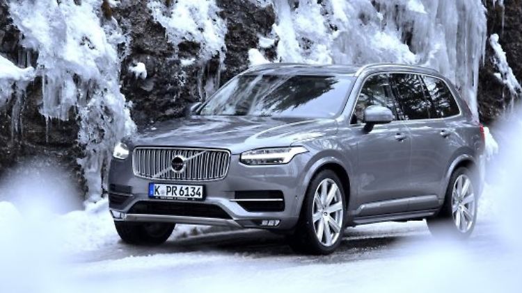 Volvo XC90.jpg
