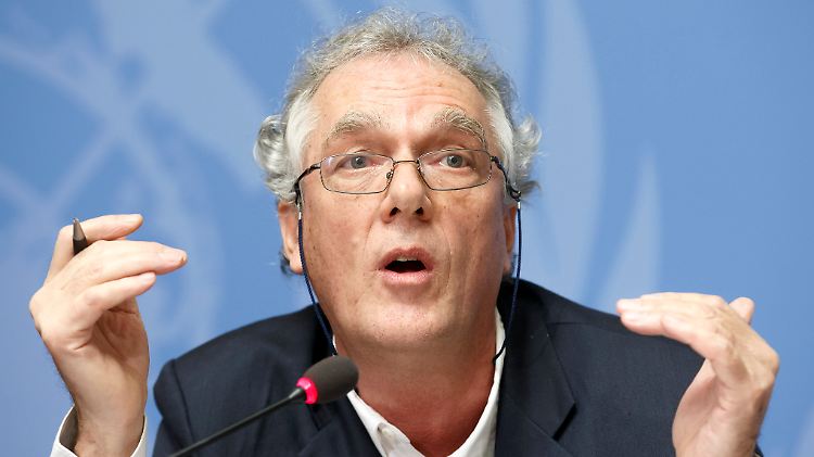 Christophe Peschoux, Sekretär der WGAD-Gruppe, informiert über das Ergebnis des Gutachtens.