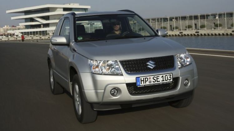 Das seit 1988 angebotene Kompakt-SUV Vitara ist das meistverkaufte Allradfahrzeug des japanischen Herstellers Suzuki.