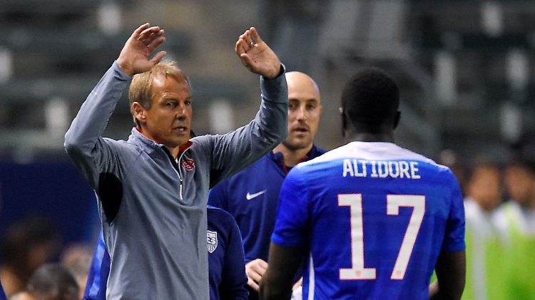 Zum Verzweifeln, die Situation der US-Boys und ihres Trainers Jürgen Klinsmann.