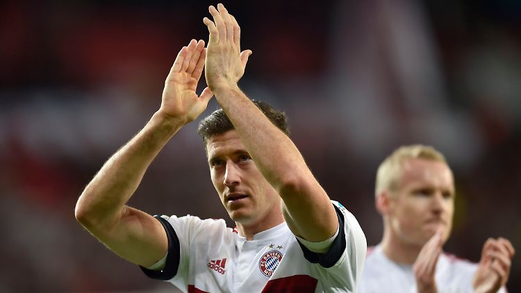 Ehre, wem Ehre gebührt: Robert Lewandowski ist zum fünften Mal in Folge Polens Fußballer des Jahres.