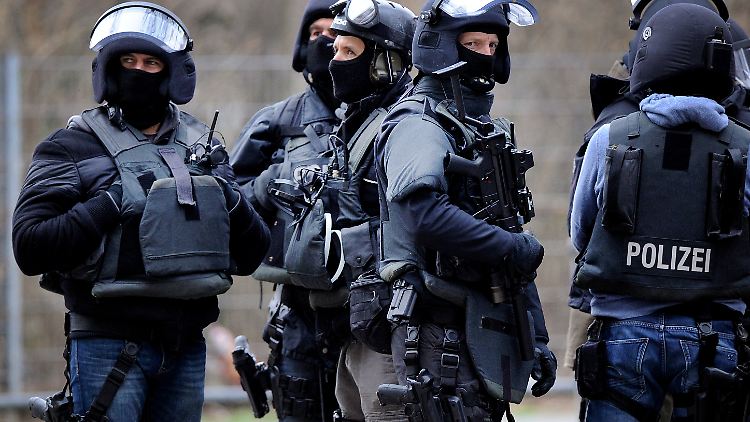 Ein Spezialeinsatzkommando (SEK) der Polizei.