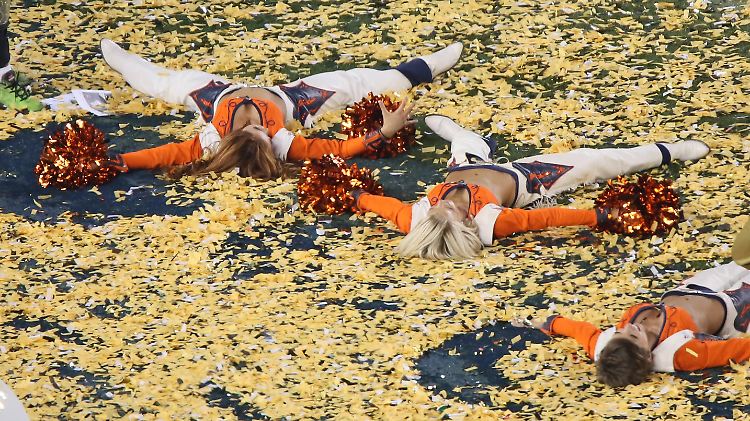 Die Cheerleader der Broncos feiern den Sieg der Mannschaft im vergangenen Februar.