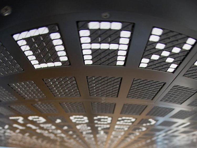 Der deutsche Aktienindex Dax steht an der Frankfurter Börse im Zentrum der Aufmerksamkeit: Für Privatanleger sollte er aber nicht das entscheidene Kaufkriterium sein.