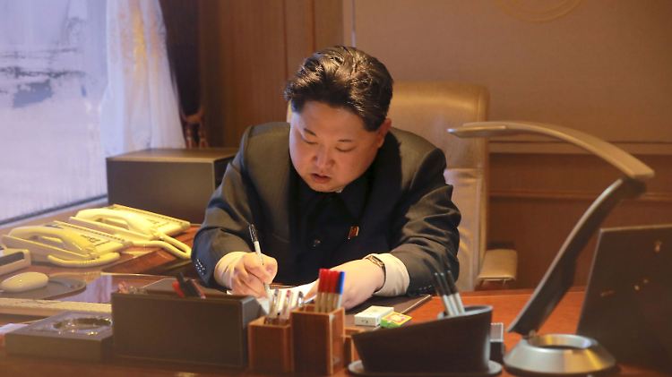 Nordkoreas Machthaber Kim Jong Un setzt auf militärische Macht.